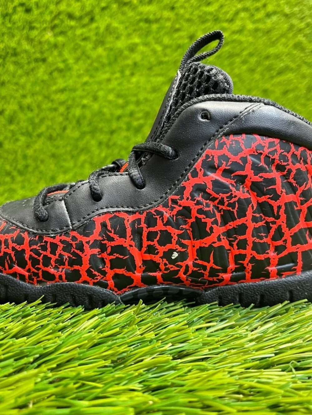 Nike Little Posite One Boys Size 9C‎ Black Red Athletic Leather Shoes Sneakers